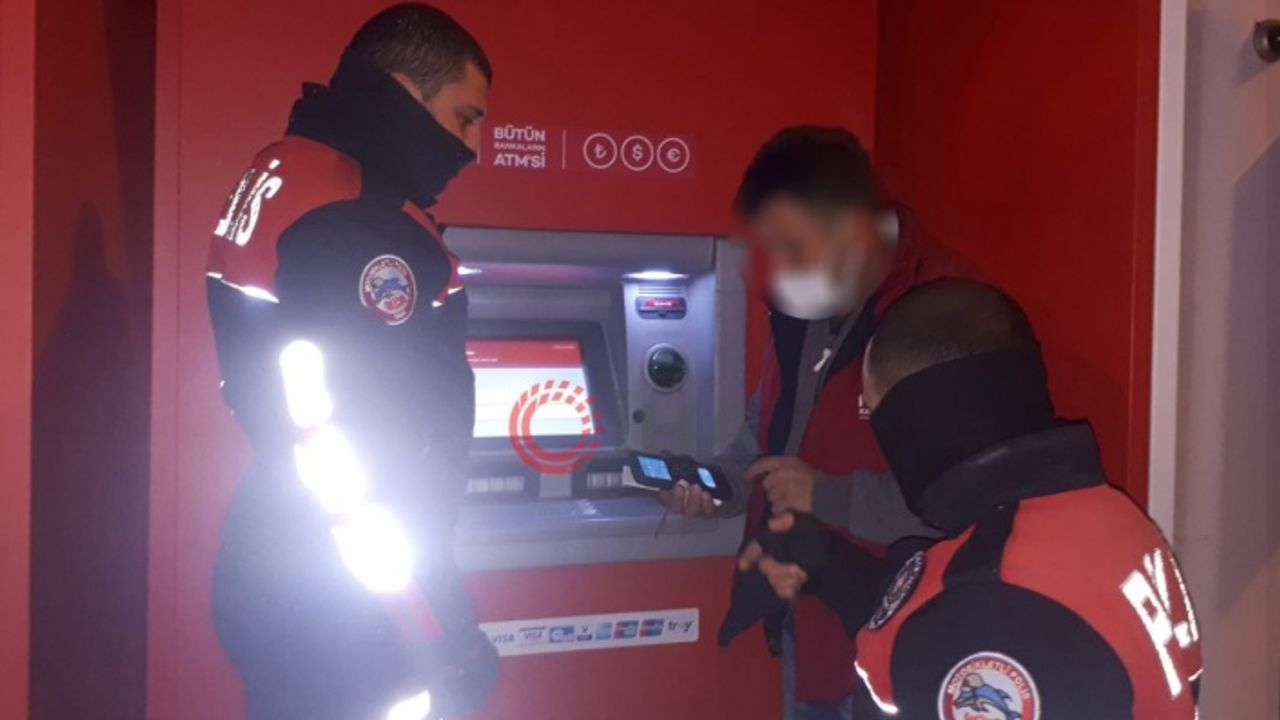 MARMARİS'TE DOLANDIRICILARIN KURBANI OLAN ADAMIN TEKRAR DOLANDIRILMASINI POLİS ENGELLEDİ