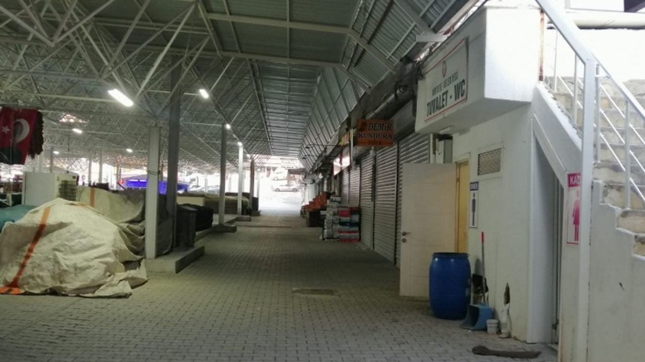 PERŞEMBE PAZARYERİ'NDEKİ İŞLETMECİNİN TELEFONU ÇALINDI