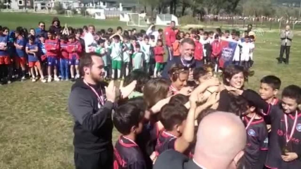 48 Cup Minikler Şenliği Futbol Turnuvası'nın Şampiyonu Ortakent Oldu