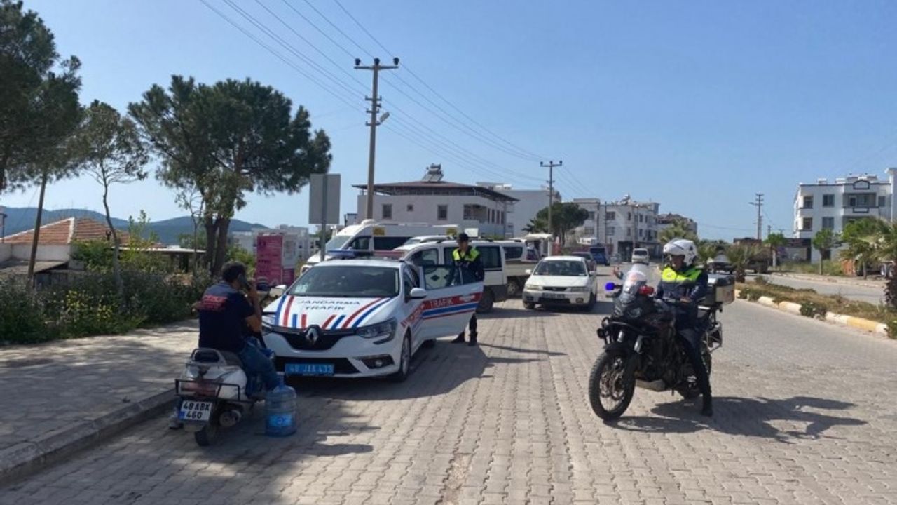 Bodrum'da, Jandarmadan Motosiklet Sürücülerine Denetim