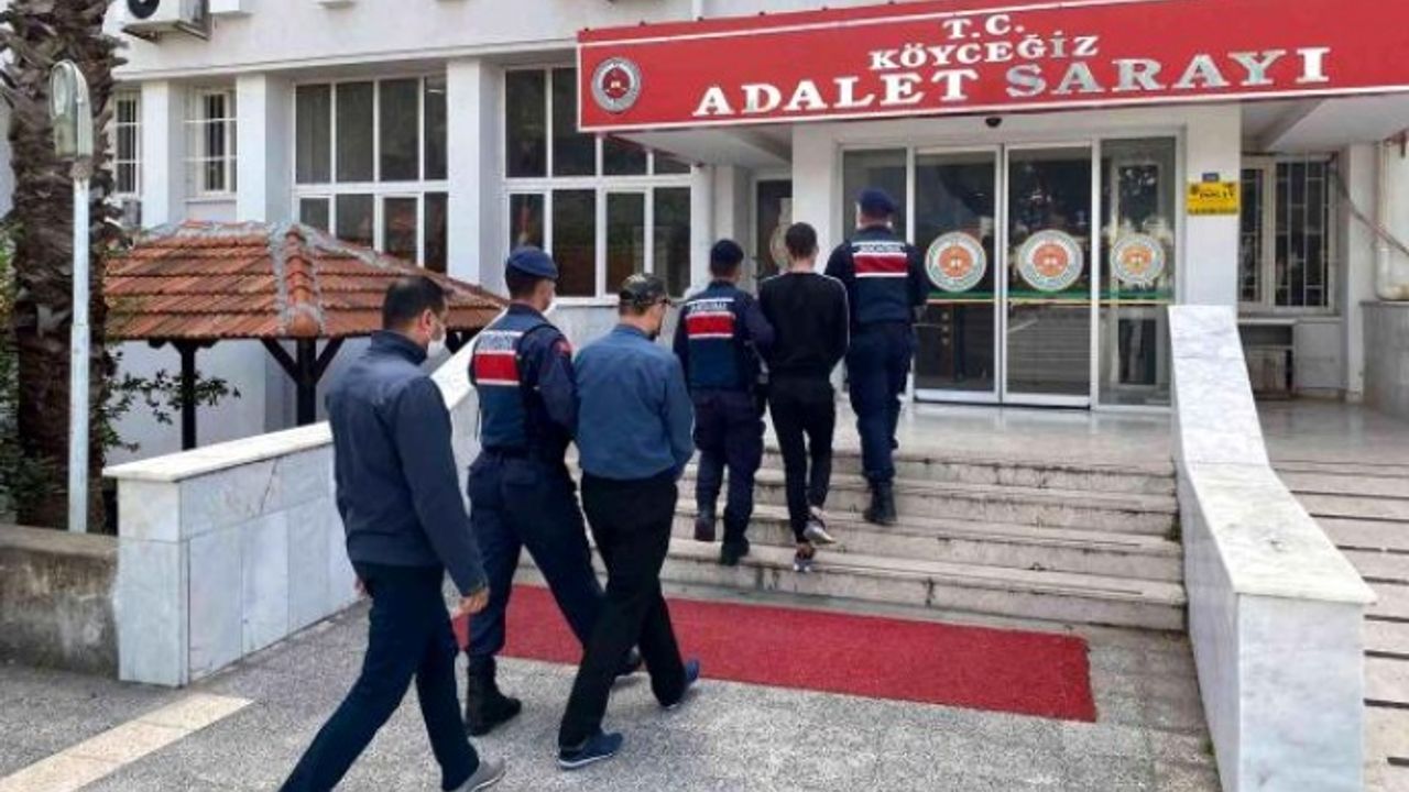 Köyceğiz'de Yakalanan 6 Göçmen Kaçakçısından 4'ü Tutuklandı