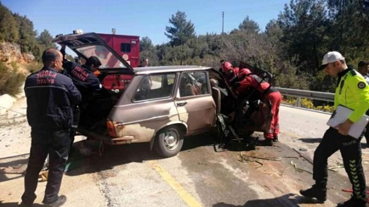Menteşe'de Meydana Gelen Trafik Kazasında 2 Kişi Yaralandı