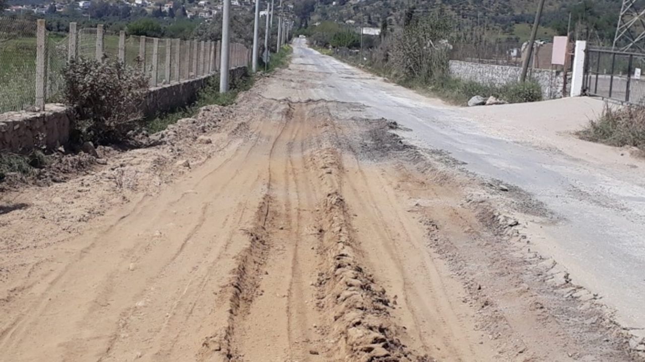 Milas Dörttepe Mahallesi Sakinleri Bozuk Yollardan Dertli