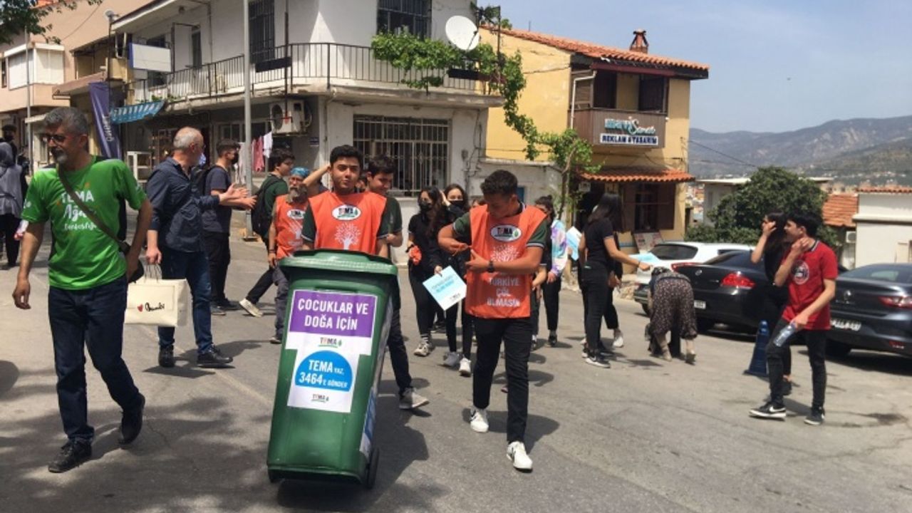 Milas'ta Atık Pil ve Kullanılmayan İlaçlar Öğrenciler Tarafından Toplandı