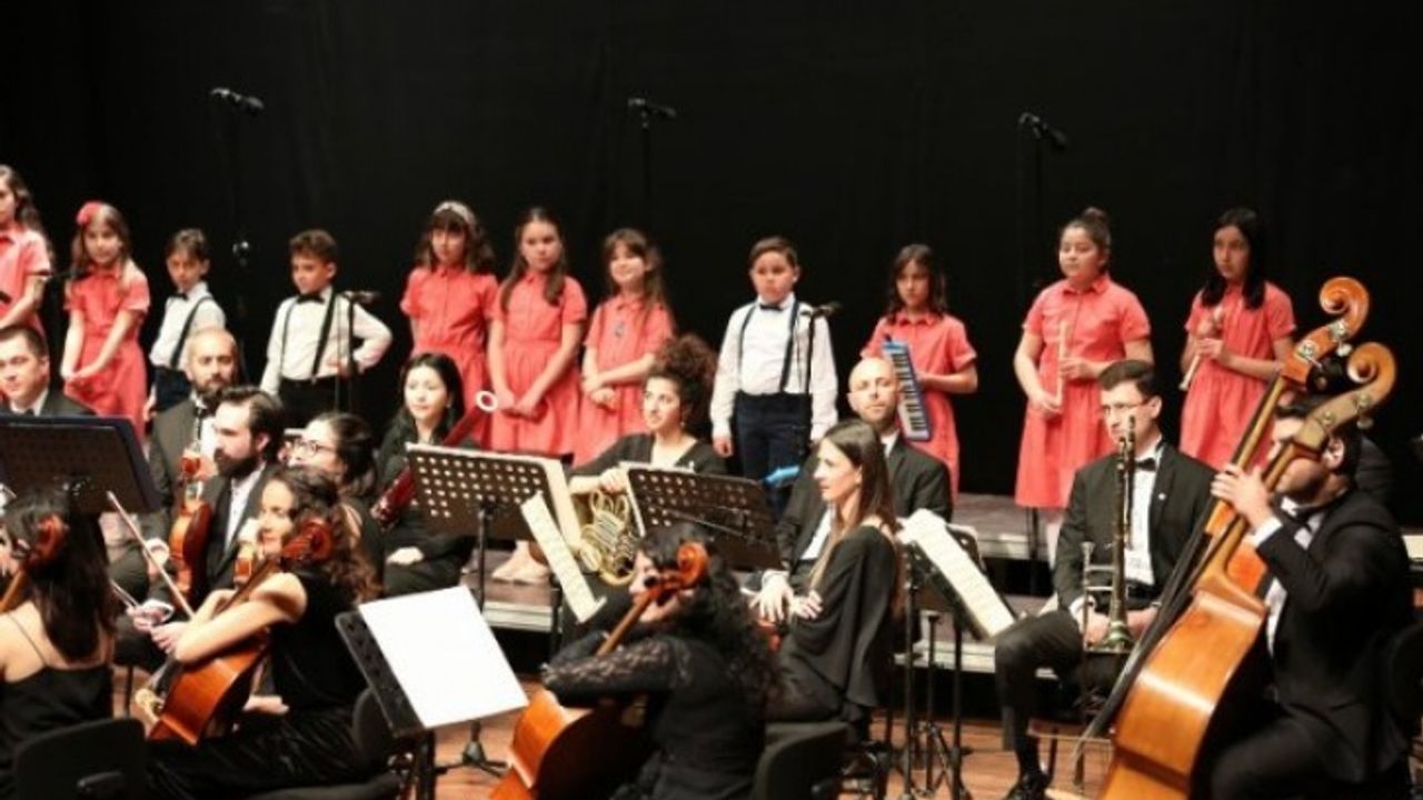Muğla Büyükşehir Belediyesi Çok Sesli Çocuk Korosu İlk Konserini Verdi