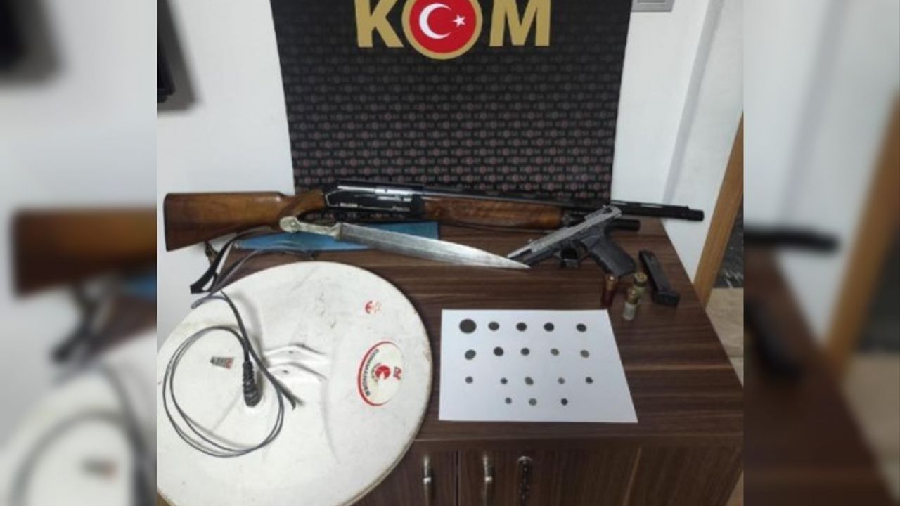 Ula'daki Tarihi Eser Operasyonunda 'Lejyoner Kılıcı' ve Çok Sayıda Sikke Ele Geçirildi