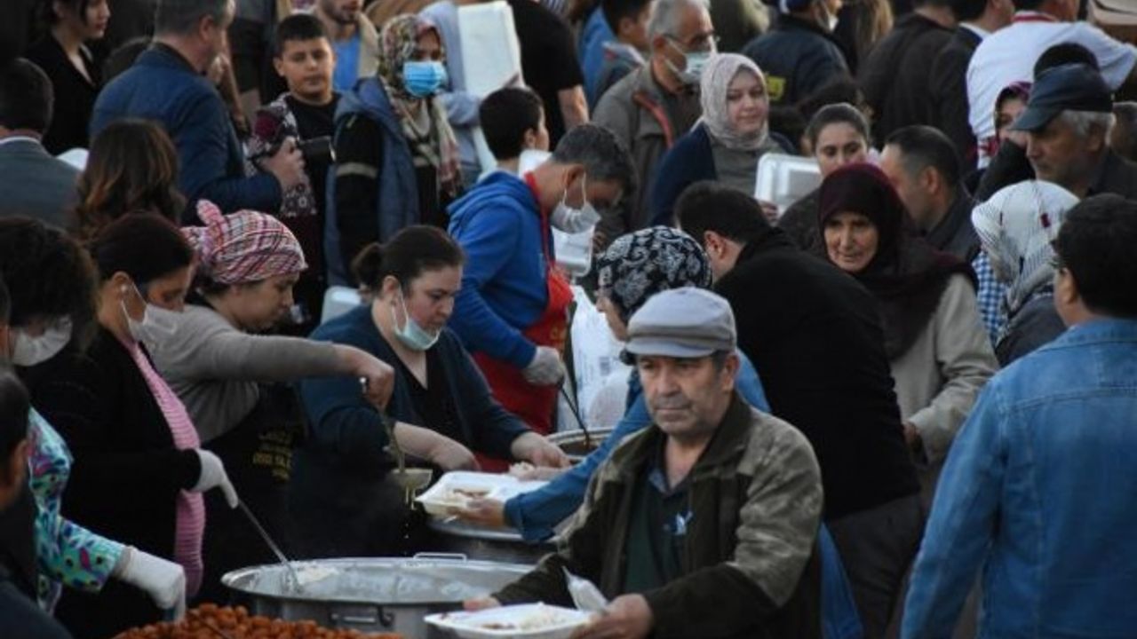 Yatağan Belediyesi 5 Bin Kişiye İftar Verdi