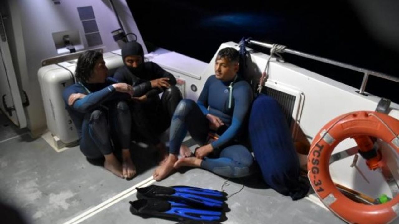 Yunanistan'a Yüzerek Geçmeye Çalışan 3 Düzensiz Göçmen Deniz Ortasında Yakalandı