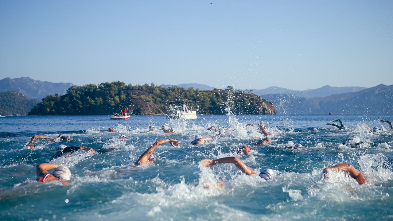 17. Aquamasters Yüzme Şampiyonası Marmaris'te Başladı
