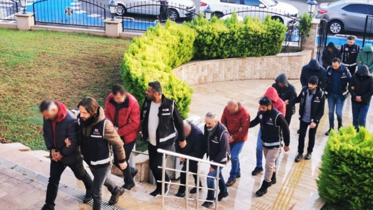 Marmaris'teki Gümrük Müdürlüğünde Yapılan Operasyonda 10 Kişi Adliyeye Sevk Edildi