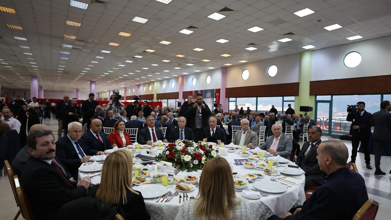 Cumhurbaşkanı Erdoğan Muğla'da Sivil Toplum ve Muhtarlar Buluşmasına Katıldı