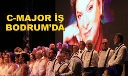 Zeki Müren'in Ölüm Yıldönümünde C-Majör İş Antik Tiyatro'da Konser Verdi