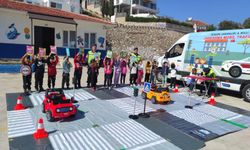 JANDARMA MİNİKLERE TRAFİK EĞİTİMİ VERDİ