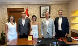 LGS’de büyük başarı kazanan Ortaca Final okulları öğrencisi Turan’a Kaymakam Aktaş’tan ödül