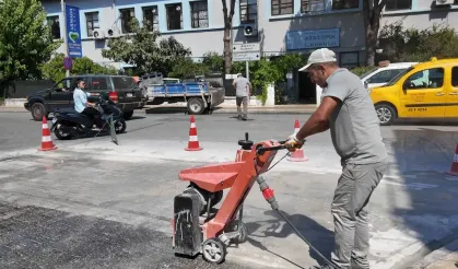 Marmaris'te kaygan yol için freze çalışması başladı