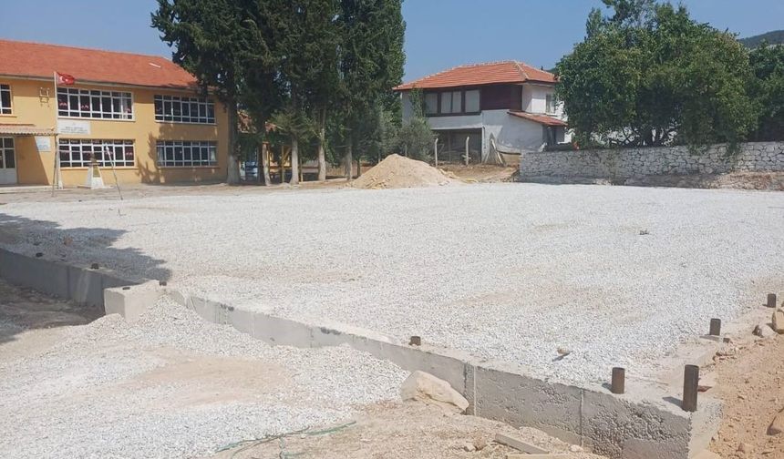 Menteşe’ye 6 yeni halı saha geliyor!