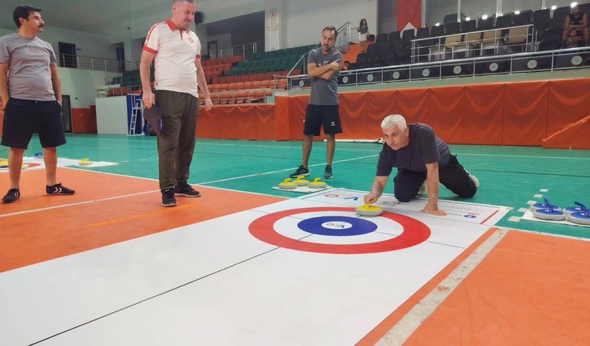 Köyceğiz’de Zafer Bayramı’na özel Flor Curling turnuvası